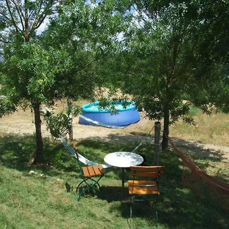 Hebergements Bohemes Pleine Nature Campsite