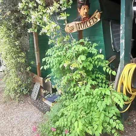 Hebergements Bohemes Pleine Nature Κάμπινγκ *