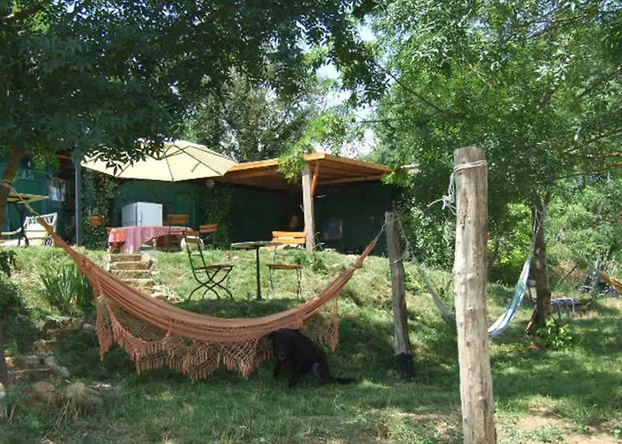 Kamp alanı Hebergements Bohemes Pleine Nature