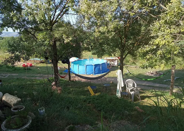 Kamp alanı Hebergements Bohemes Pleine Nature *