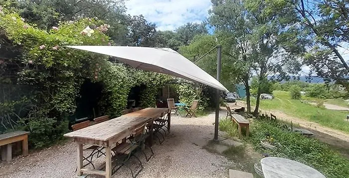 Hebergements Bohemes Pleine Nature Kamp alanı
