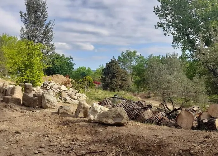 Hebergements Bohemes Pleine Nature * Gignac (Herault)